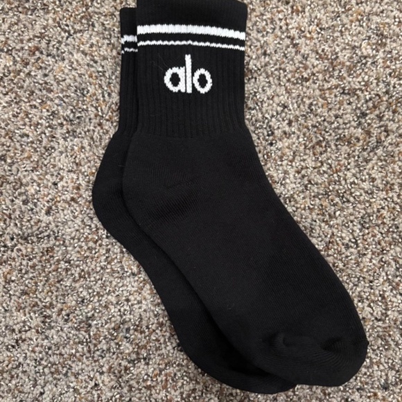 Accessories - Alo black socks